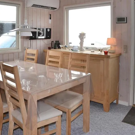 Holiday home Stunning In Esbjerg V With House Sea View